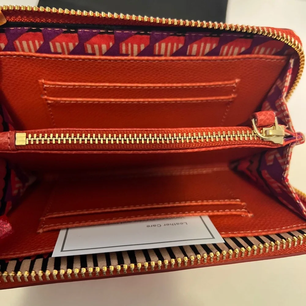 NEW - VERA BRADLEY LEATHER GRAB AND GO ZIP AROUND WRISTLET - Picture 6 of 7